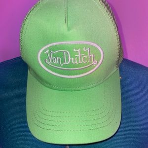Von Dutch hat